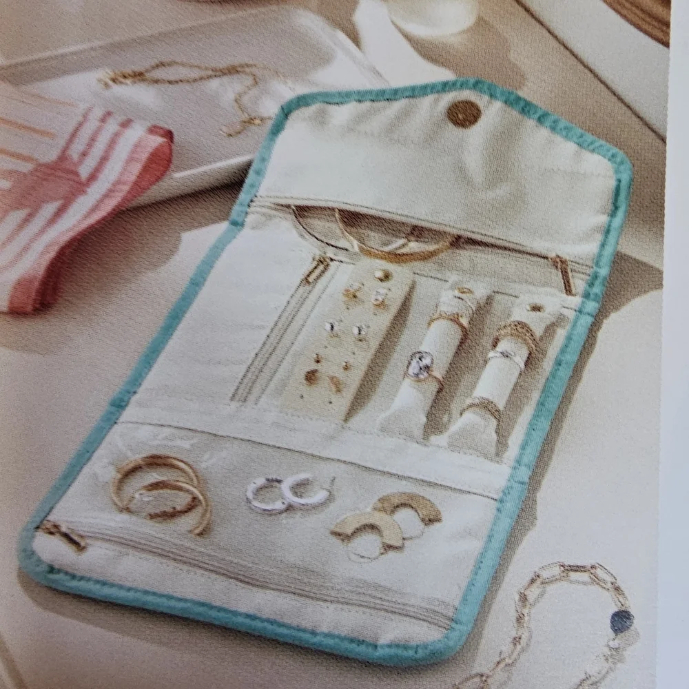 NWT Folding Travel‎ Accessory Organizer Green